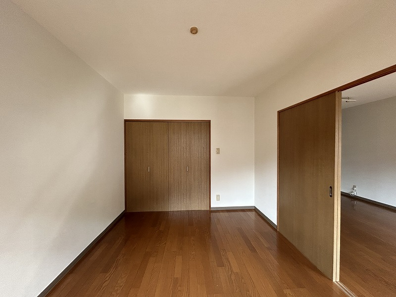 シャルマン枝川の洋室