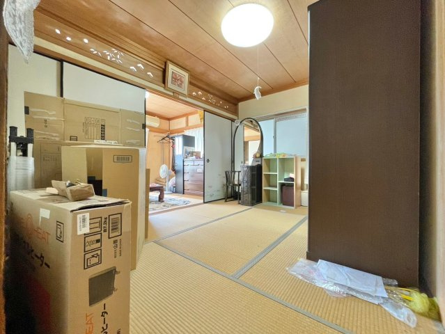 枚方市長尾西町2丁目　中古一戸建ての和室|和室がひろがる居住スペース