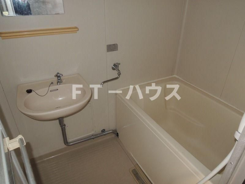 ジョリエシンケミガワの洗面所