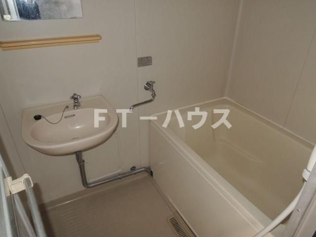 ジョリエシンケミガワの浴室