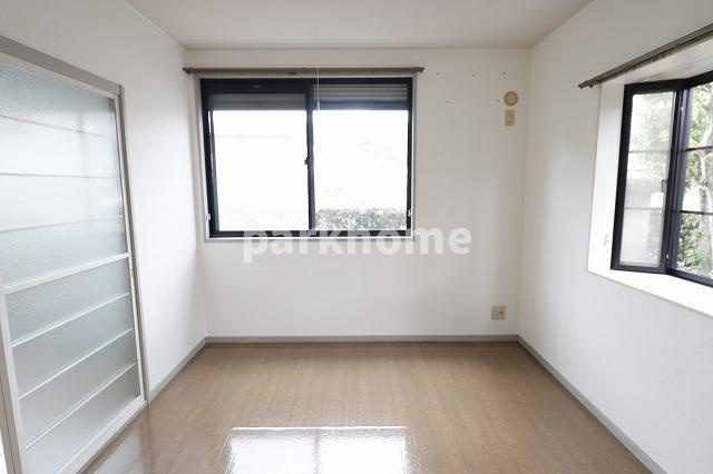 サンビレッジ一ツ橋 B棟の洋室|使い勝手のいい洋室です