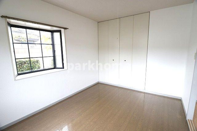 サンビレッジ一ツ橋 B棟の洋室|広々とした洋室です