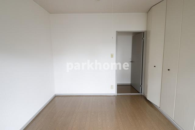 サンビレッジ一ツ橋 B棟の洋室|広々とした洋室です