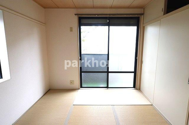 サンビレッジ一ツ橋 B棟の和室|趣のある和室です