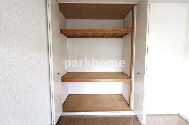 サンビレッジ一ツ橋 B棟の収納|たっぷりとした収納スペースです