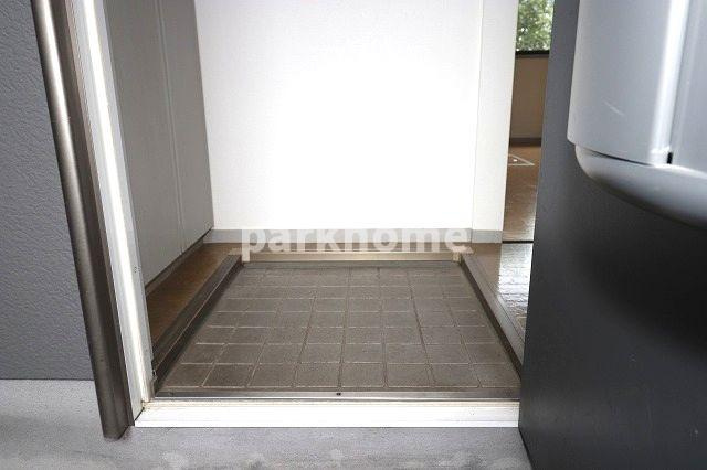 サンビレッジ一ツ橋 B棟の玄関|ゆったりとした玄関です