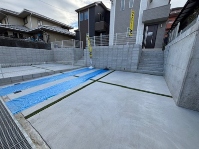 【駐車場】 | 神戸市垂水区学が丘4丁目　新築戸建　仲介手数料無料！ | 駐車場があるので、車を買う予定の方も安心です