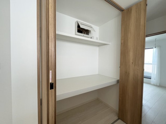 【トイレ】 | 読谷村渡慶次2期（全3棟） | 1号棟　タンクレストイレ＋独立手洗い器付き♪