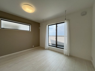 【洋室】 | 読谷村渡慶次2期（全3棟） | 1号棟　洋室7.5帖＋大容量WIC付き♪