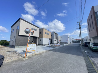 【前面道路含む現地写真】 | 読谷村渡慶次2期（全3棟） | ※東側公道6m