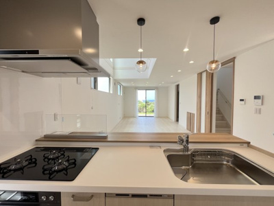 【キッチン】 | 読谷村渡慶次2期（全3棟）1・3号棟 | 1号棟　キッチンからも海が望めます♪