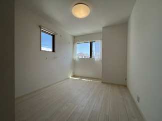 【洋室】 | 読谷村渡慶次2期（全3棟） | 1号棟　洋室5.8帖＋CL付き♪