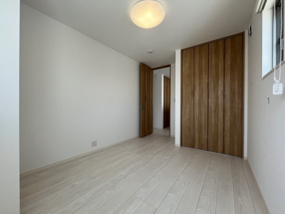 【洋室】 | 読谷村渡慶次2期（全3棟） | 1号棟　洋室5.8帖＋CL付き♪