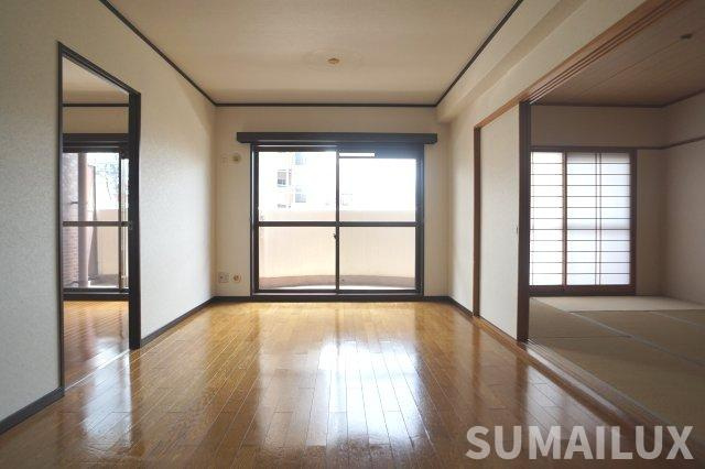 ライオンズマンション新大江第２の居間・リビング