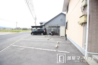 【駐車場】