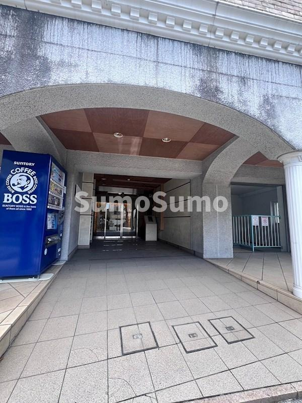 サンビルダー北野異人館通のエントランス