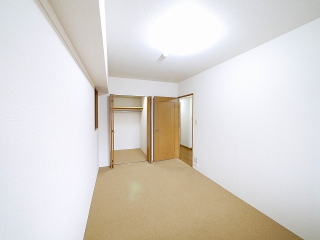 ローレルスクエア登美ヶ丘第1期1番館の収納|十分な収納スペースがあります