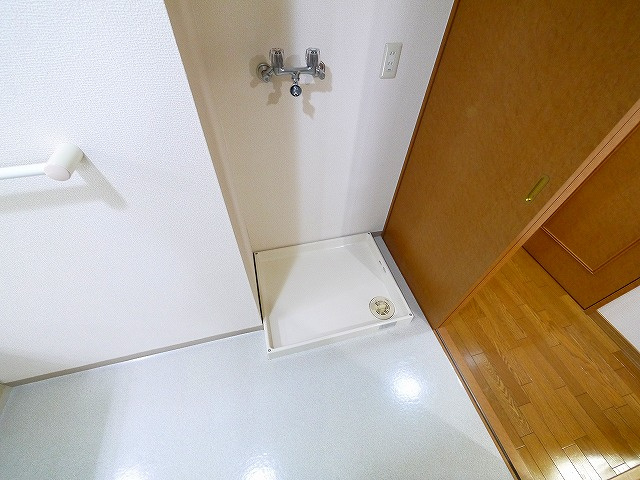 ローレルスクエア登美ヶ丘第1期1番館の設備|洗濯機置き場です