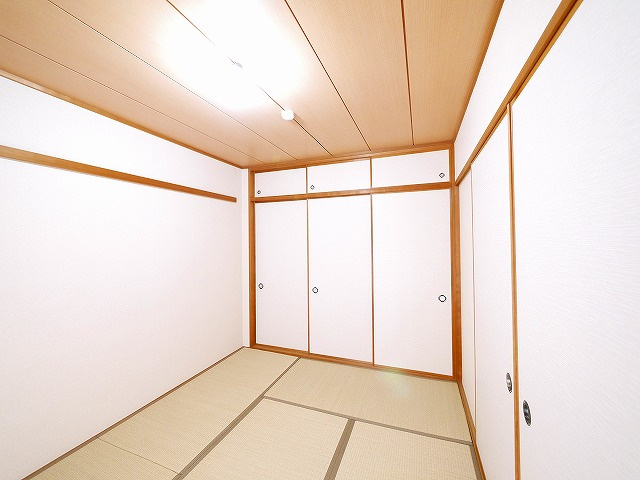 ローレルスクエア登美ヶ丘第1期1番館の和室|日本らしい落ち着いた雰囲気の和室です