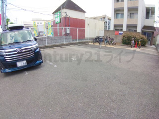 【駐車場】