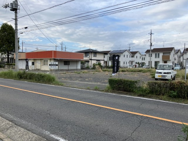 【前面道路含む現地写真】 | 売地：大泉町朝日二丁目 | 前面道路含む現地写真です