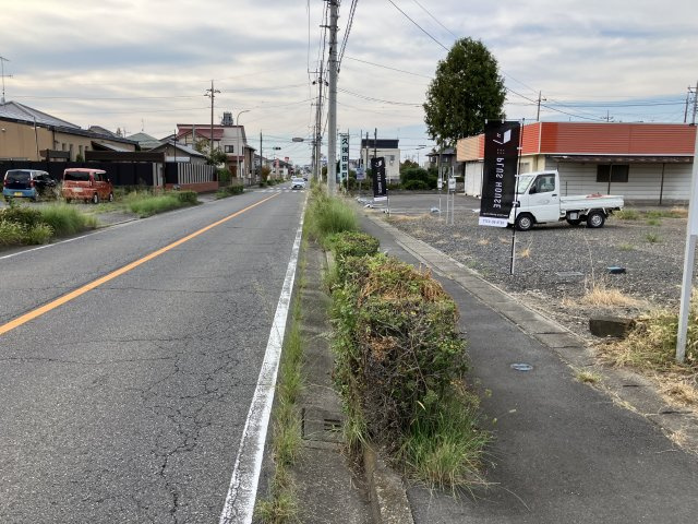 【前面道路含む現地写真】 | 売地：大泉町朝日二丁目 | 前面道路含む現地写真です