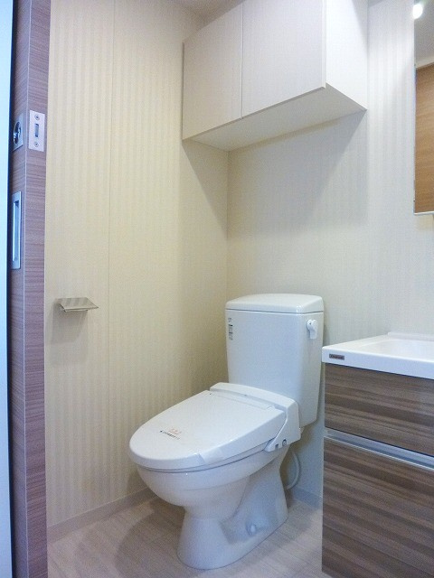 Urbanex秋葉原EASTのトイレ|温水洗浄便座です