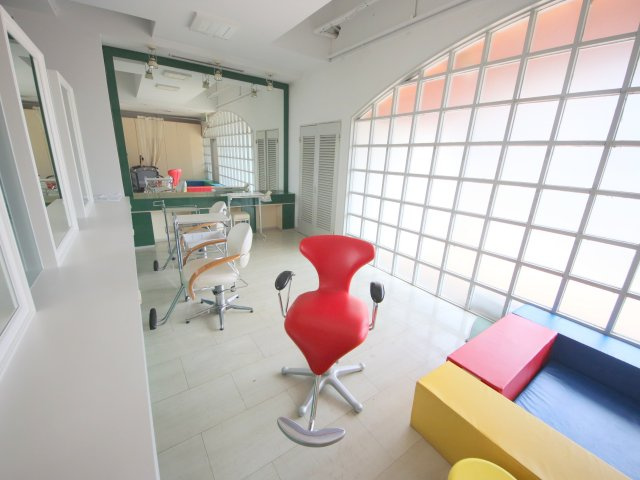 サンアイビルテナントのロビー