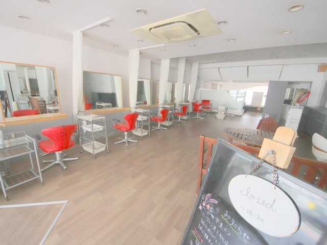 サンアイビルテナントの内装