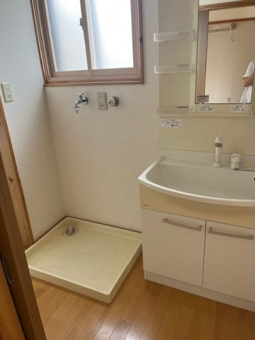 【洗面所】 | 第三佐々勝住宅 | スペースが確保できる洗面所です