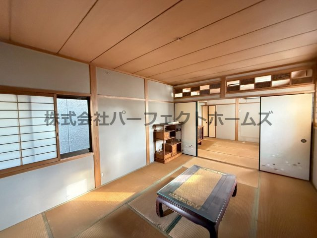 東香里園町戸建　賃貸の和室|畳の上でゆっくりとくつろげる和室です