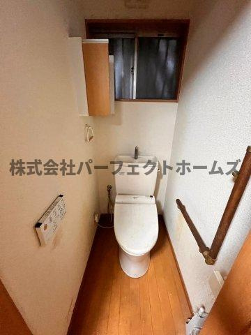 東香里園町戸建　賃貸のトイレ|落ち着いたトイレです
