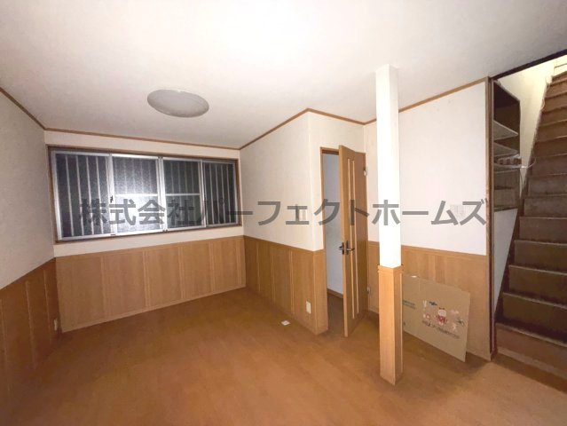 東香里園町戸建　賃貸の洋室|広々とした洋室です