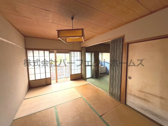 東香里園町戸建　賃貸の居間・リビング|ゆったりとした居間です