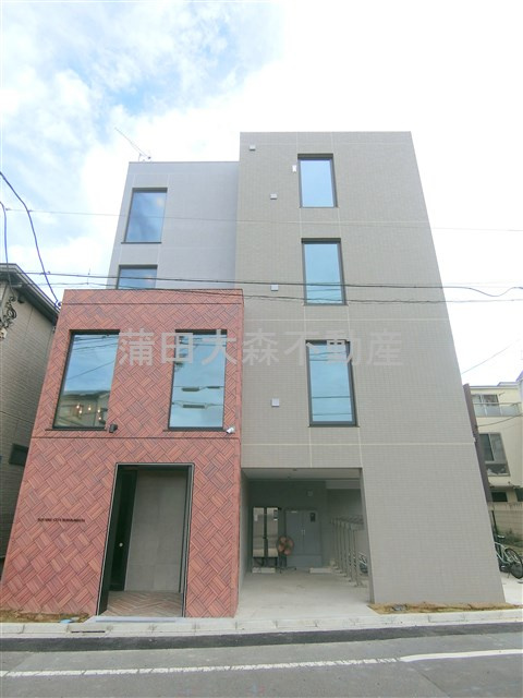 SQUARE CITY SHINKAMATA(スクエアシティ新蒲田の外観|2024年9月築　RC鉄筋コンクリート造地上4階建て総戸数19戸ペット可インターネット無料　東京都大田区新蒲田2丁目　東急池上線蓮沼駅最寄り徒歩9分、JR京浜東北線蒲田駅徒歩15分