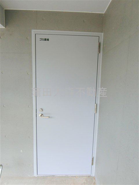 SQUARE CITY SHINKAMATA(スクエアシティ新蒲田のその他共用部分|曜日時間関係なくゴミ出し可能な敷地内ごみ捨て場