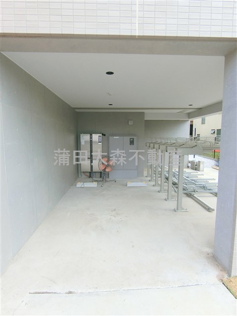 SQUARE CITY SHINKAMATA(スクエアシティ新蒲田の駐車場|敷地内平置き駐車場　空き状況等詳細はお問合せください。