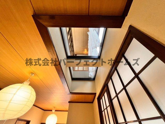 招提南町3丁目戸建　賃貸のその他|開放的で明るい吹き抜け