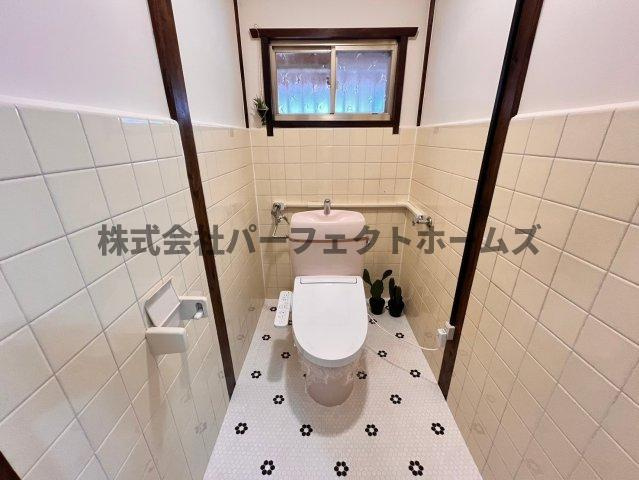 招提南町3丁目戸建　賃貸のトイレ|落ち着いたトイレです