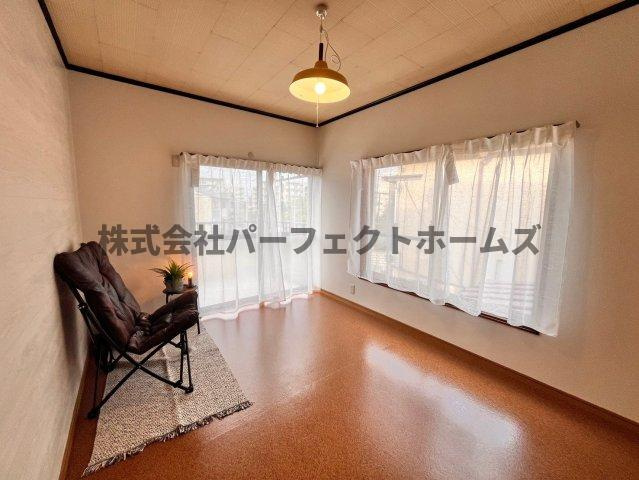 招提南町3丁目戸建　賃貸の居間・リビング|ゆったりとした居間です