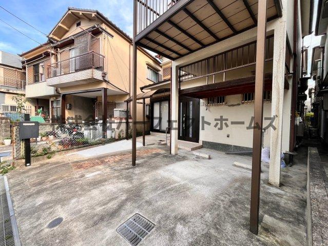 招提南町3丁目戸建　賃貸の駐車場|駐車場があります