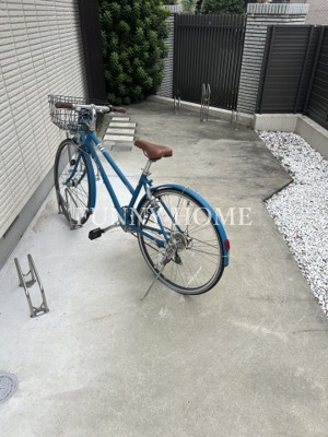 【その他共用部分】 | カサ・レッドパイン | 自転車駐輪できます♪