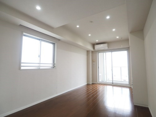 二面彩光の奥行きあるお部屋★