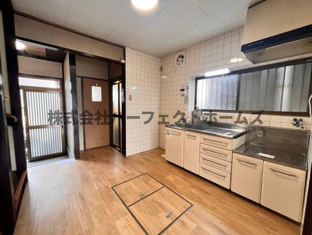 印田町戸建　賃貸の居間・リビング|こちらの居間で趣味の時間をお楽しみください