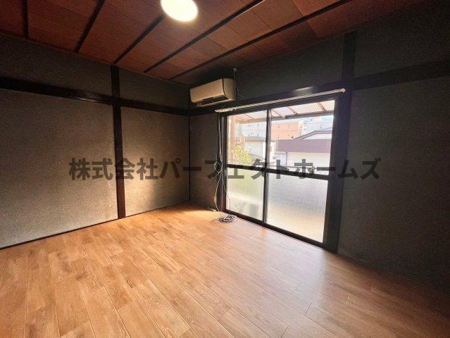 印田町戸建　賃貸の居間・リビング|使いやすいリビングです