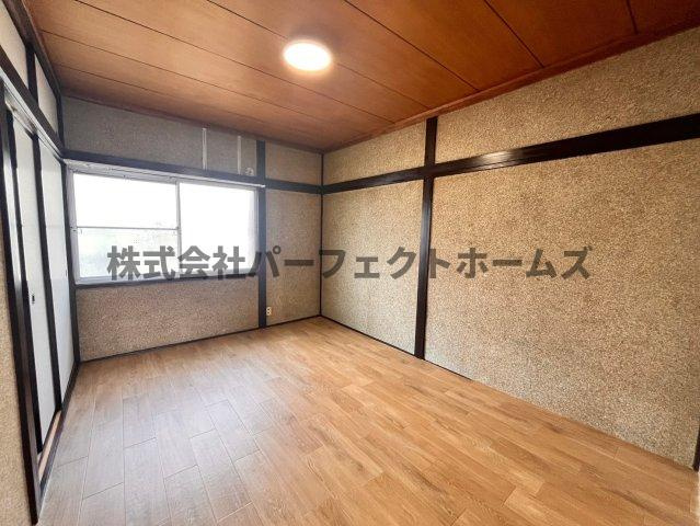 印田町戸建　賃貸の居間・リビング|ゆったりとしたリビングです