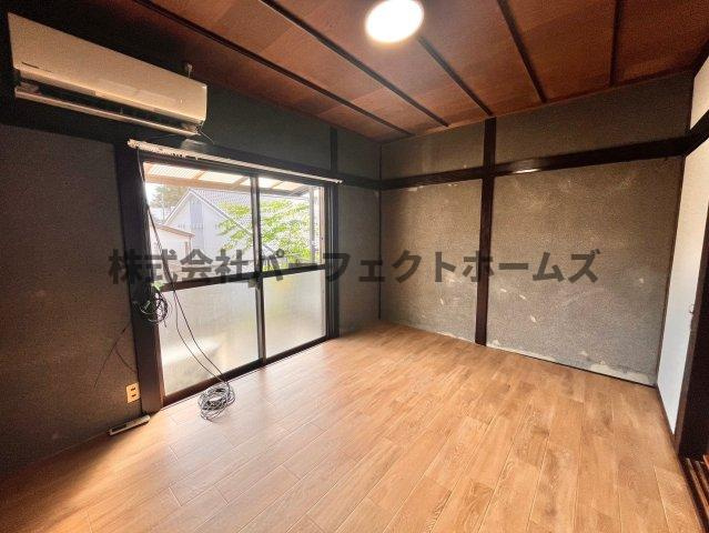 印田町戸建　賃貸の居間・リビング|ゆったりとした居間です