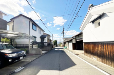【前面道路含む現地写真】 | 伏見区桃山長岡越中北町　中古戸建 | 〈こちらの物件〉に興味がある方はお気軽にお問い合わせ下さい！月々のお支払い希望額からお客様が購入可能な物件の価格をシミュレーション致します(*´▽｀*)