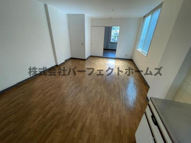 ヴィラアローの居間・リビング|ゆったり過ごせる居間です