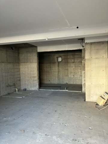 一剣龍城ヶ丘ビルの駐車場